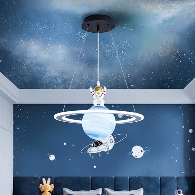Raumfahrt-inspirierte Coole Deckenlampen mit Astronauten und Planeten für Kinderzimmer